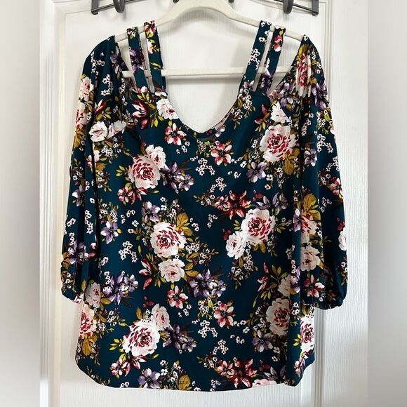 NWT Torrid floral strappy cold shoulder balloon sleeve‎ top 0X - Picture 4 of 16